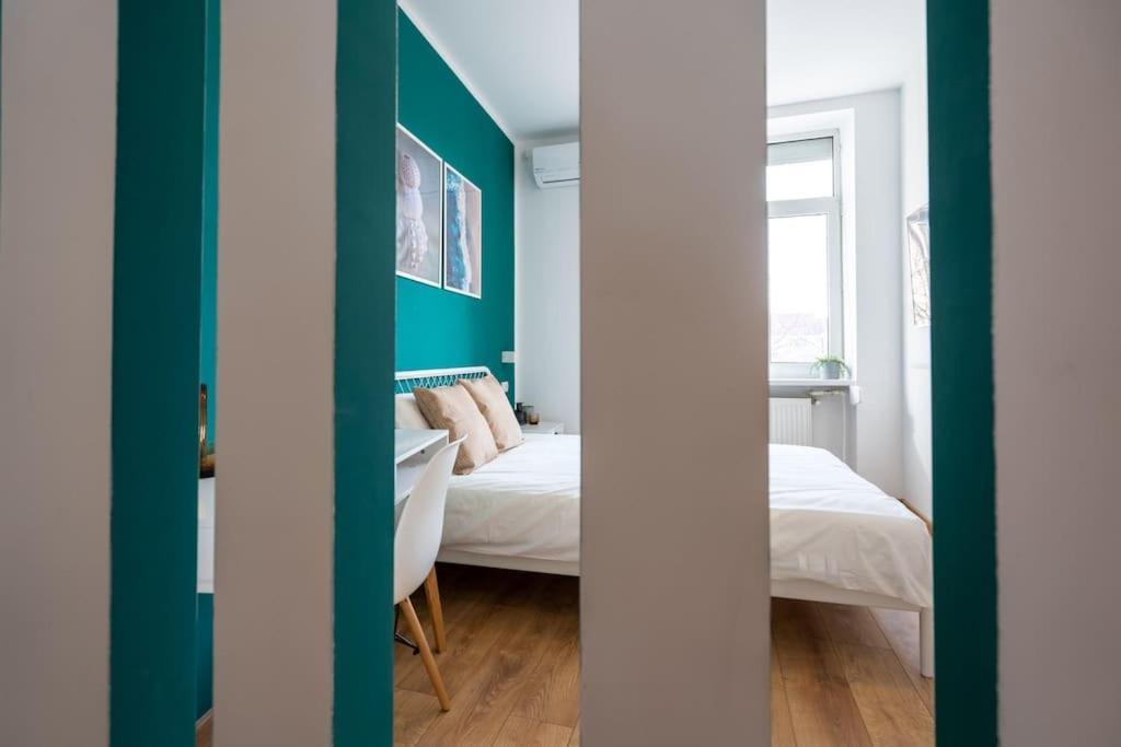 Holiday Vibe - 2R Apartment In Piata Romana Bucarest Exterior foto
