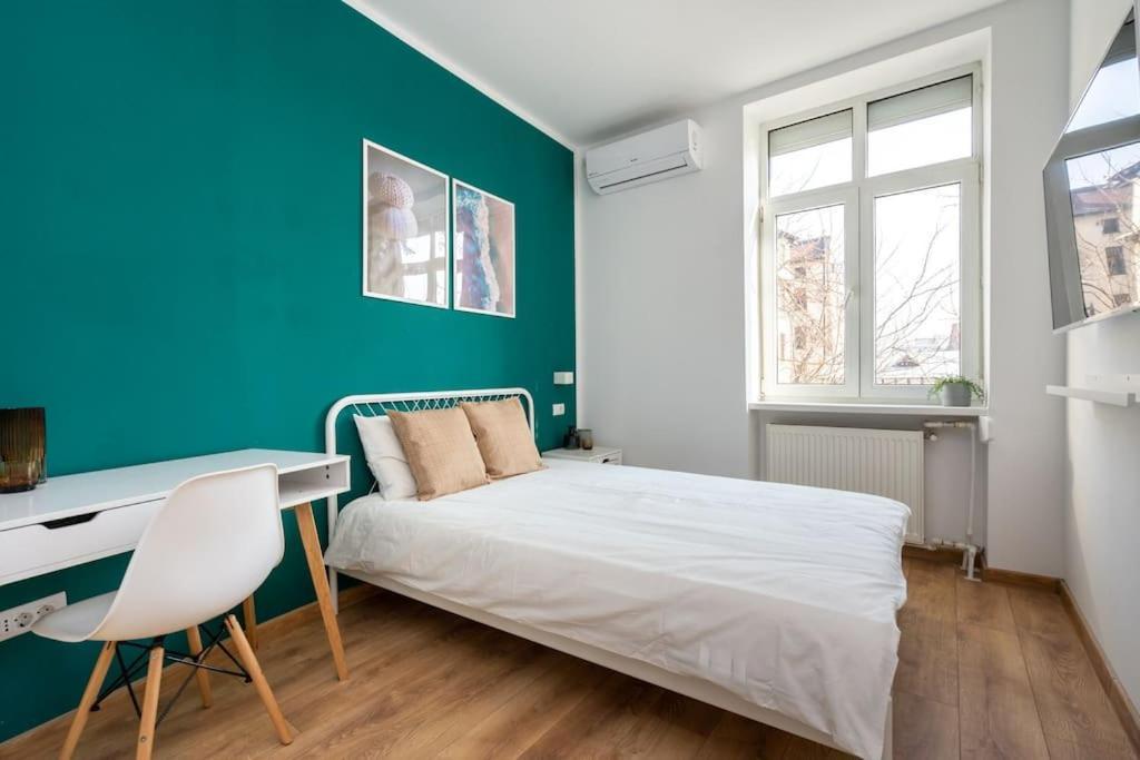 Holiday Vibe - 2R Apartment In Piata Romana Bucarest Exterior foto