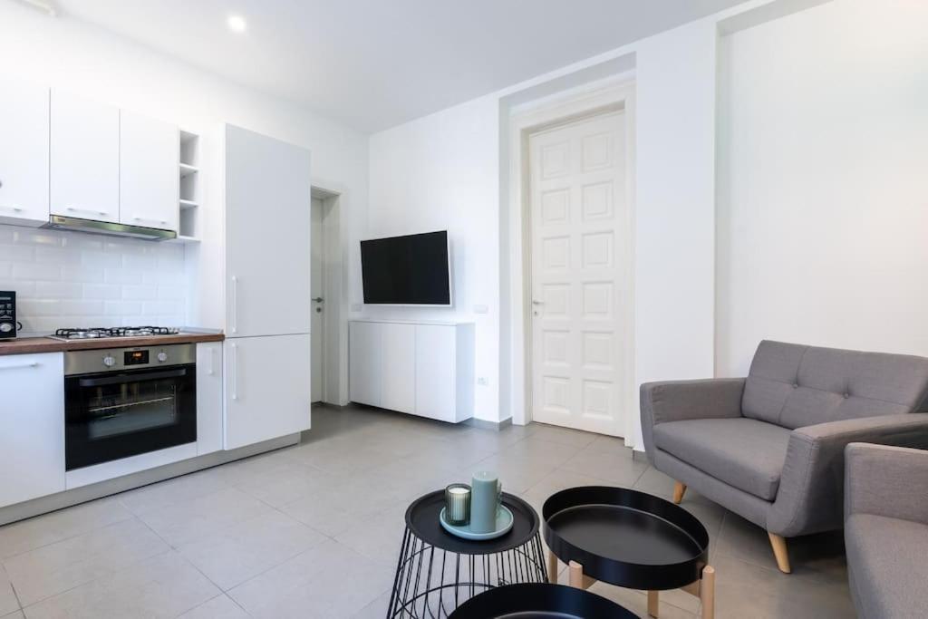 Holiday Vibe - 2R Apartment In Piata Romana Bucarest Exterior foto